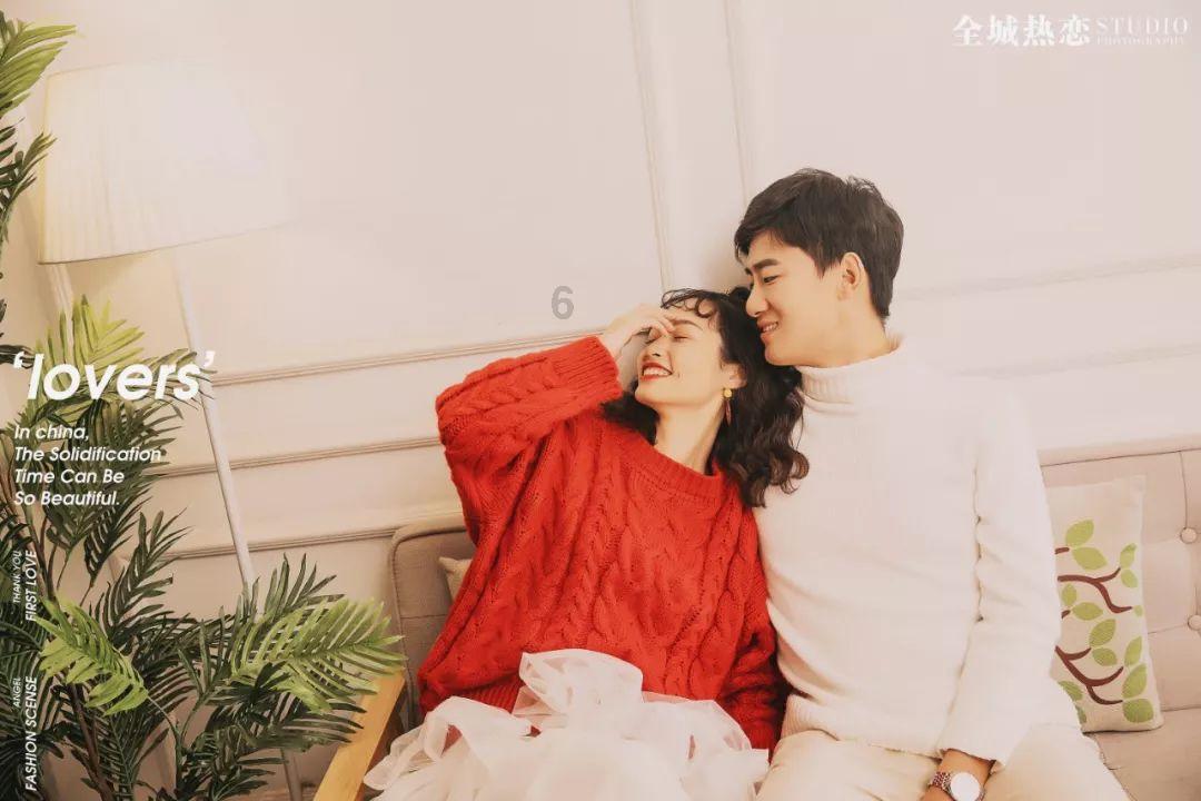 伊能静的儿子哈利带妹妹逛街：时尚帅气，尽显兄妹情深