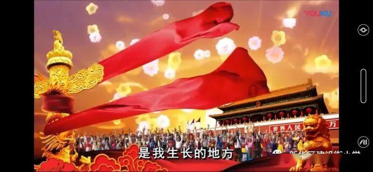 男孩火锅店过生日秒变“社恐”，吓得直钻桌底，直到歌唱完了也不敢出来