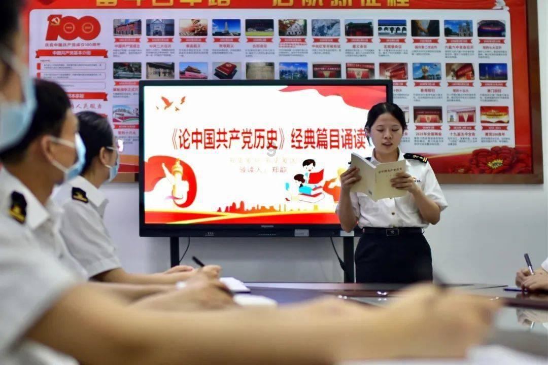 冬天百褶裙搭配什么上衣游戏画面