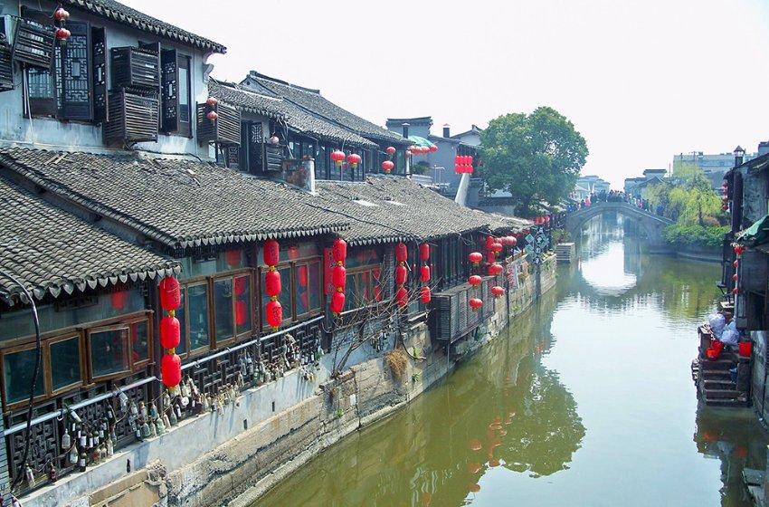 逃离黑砖房间